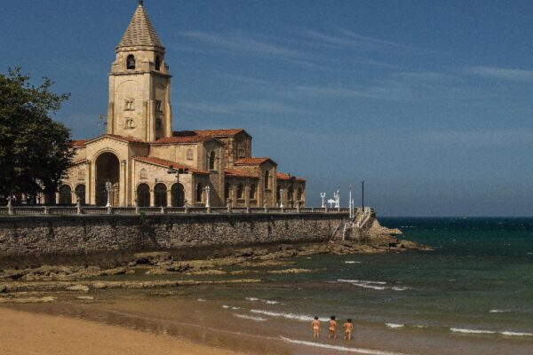 מתן שירותים דיסקרטיים ומקצועיים – הצצה לעולם נערות השירות מתן שירותים דיסקרטיים ומקצועיים – הצצה לעולם נערות השירות